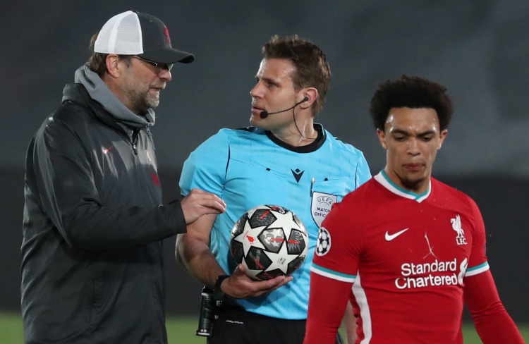 足球中超球队再度更换外援，阵容大洗牌