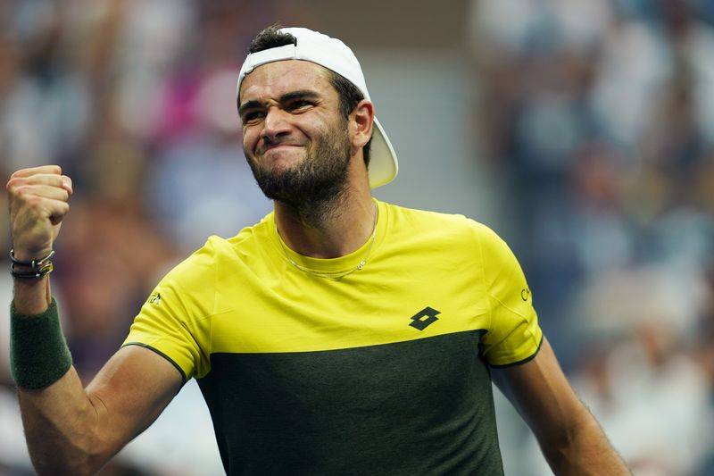 仍保持着严 仍保持着严