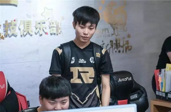 而中产特例 而中产特例