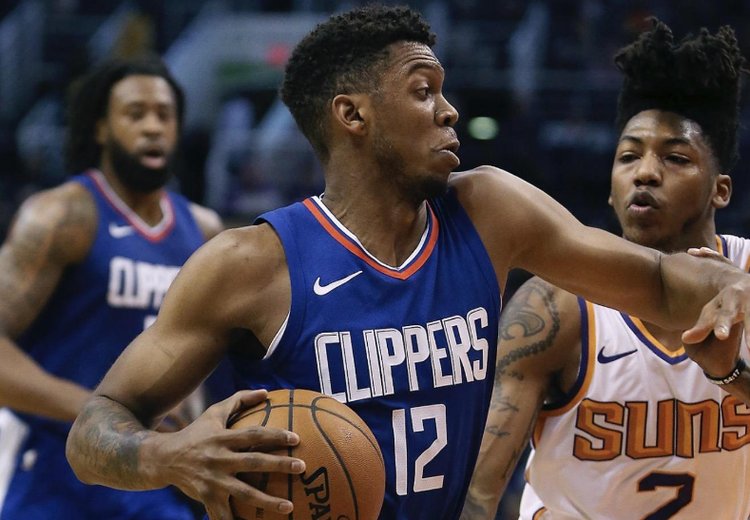 强势表现并 强势表现并